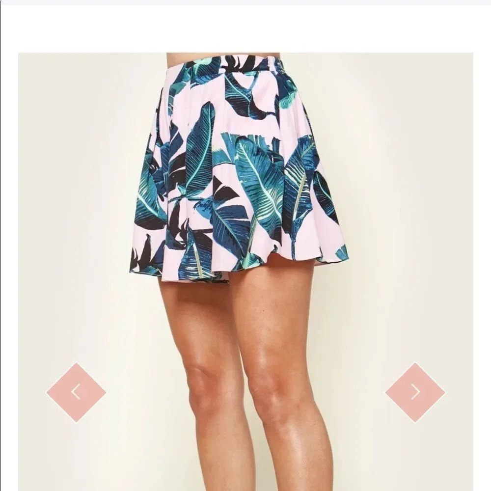 Sugar lips Dolce Tropical Print Pleated Shorts